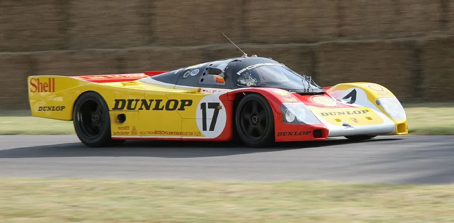 Porsche 962